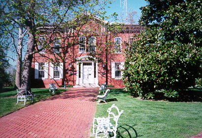 [color photograph of Kent County Courthouse]